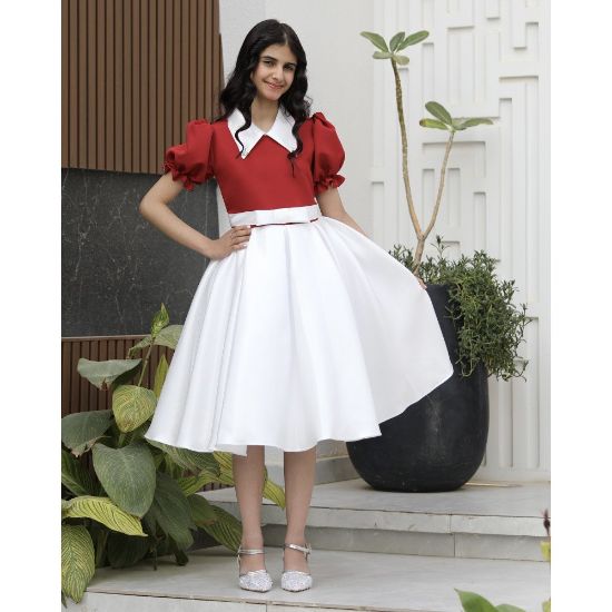 صورة فستان بناتي أحمر بتنورة بيضاء مدمجة | تصميم ياقة "دلعة" مرصعة - 1162